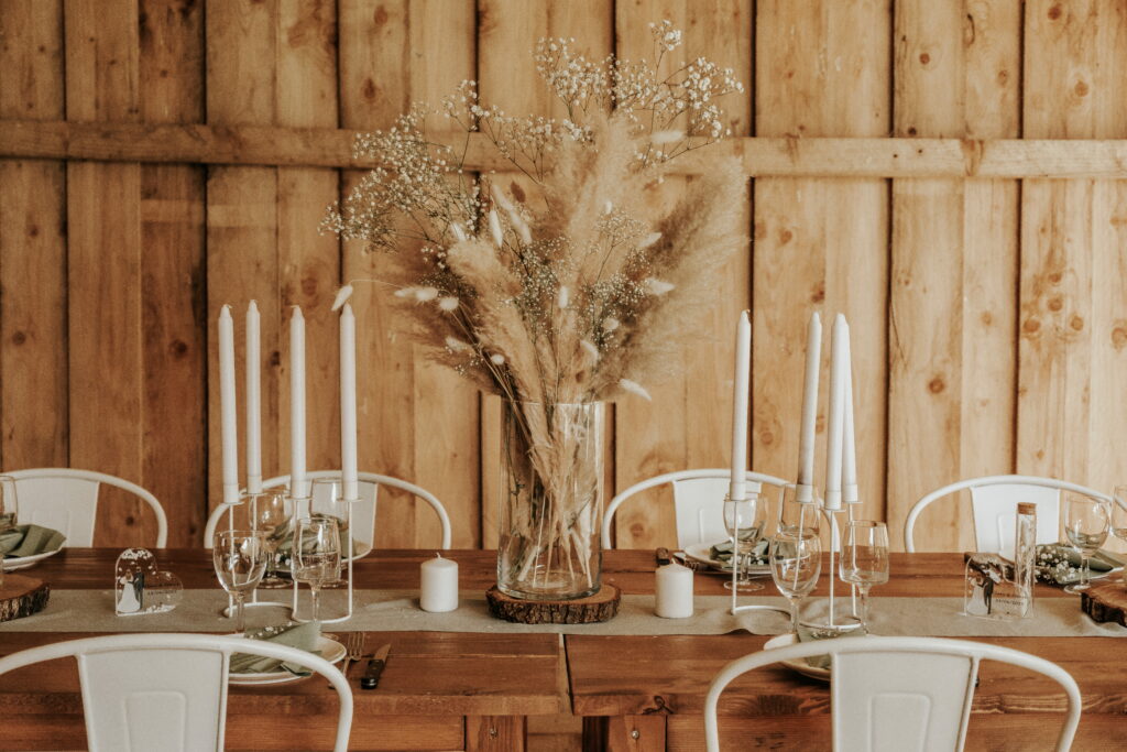 Table de réception d'un mariage en Normandie - Wedding planner JustVous